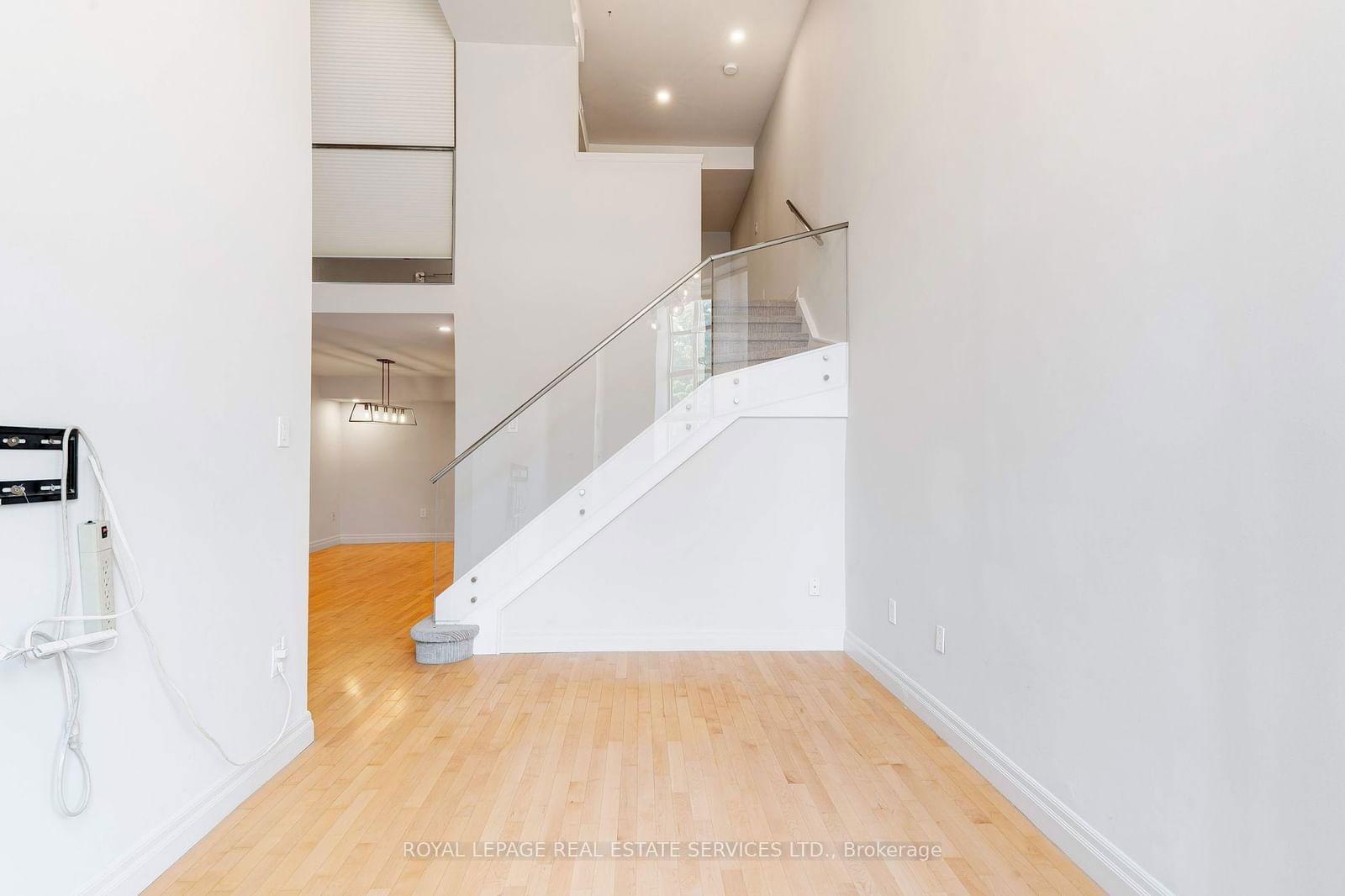 185 Robinson St, unit TH6 for sale - image #11