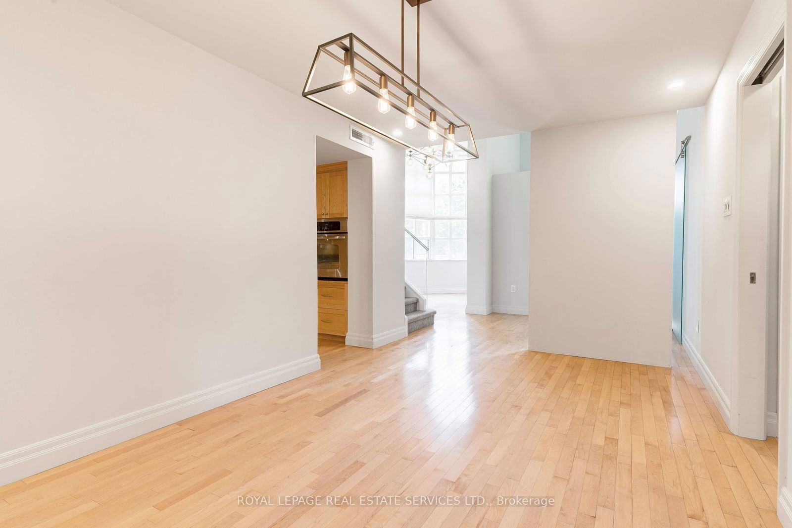 185 Robinson St, unit TH6 for sale - image #13