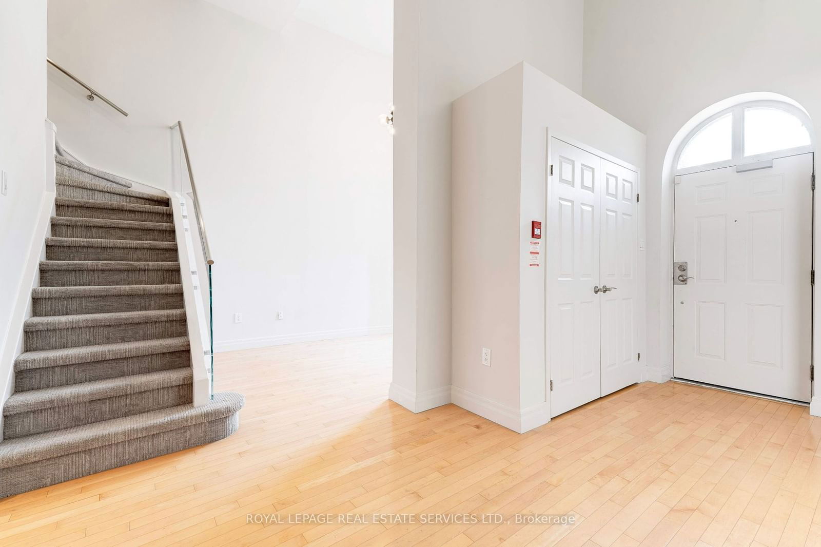 185 Robinson St, unit TH6 for sale - image #25