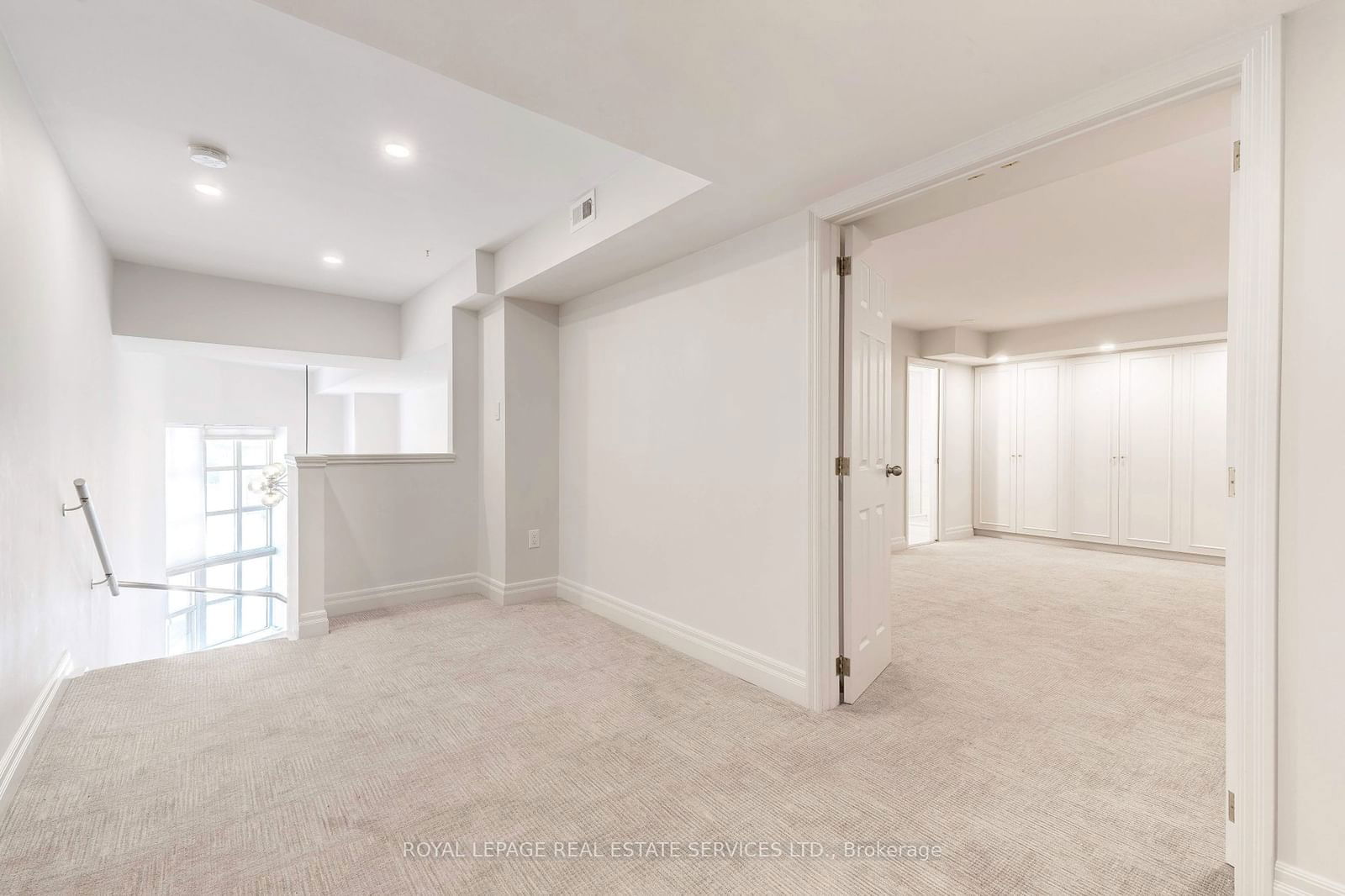 185 Robinson St, unit TH6 for sale - image #27