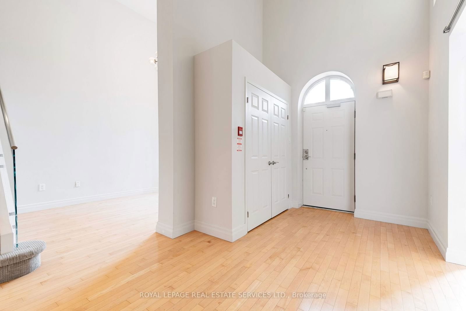 185 Robinson St, unit TH6 for sale - image #3