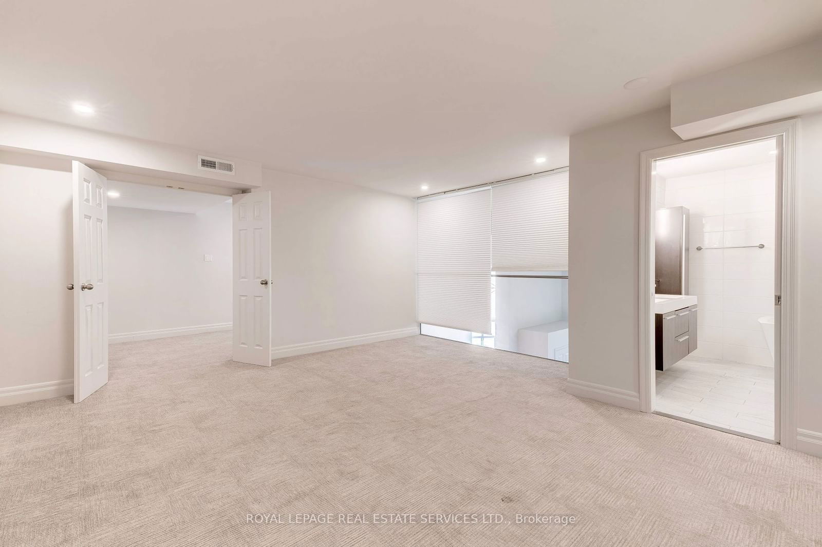 185 Robinson St, unit TH6 for sale - image #32