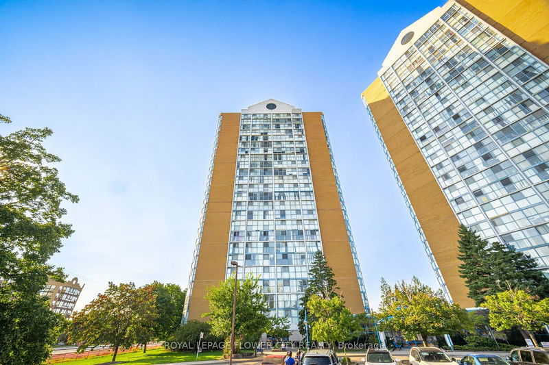 25 Trailwood Dr, unit 304 for sale