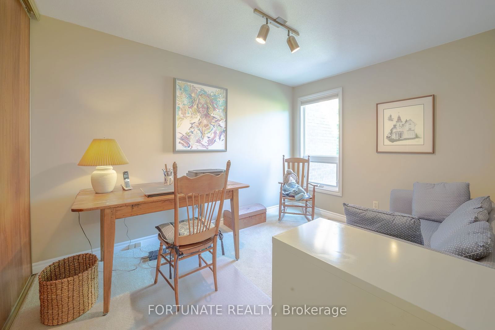 1250 Marlborough Crt, unit 48 for sale - image #12