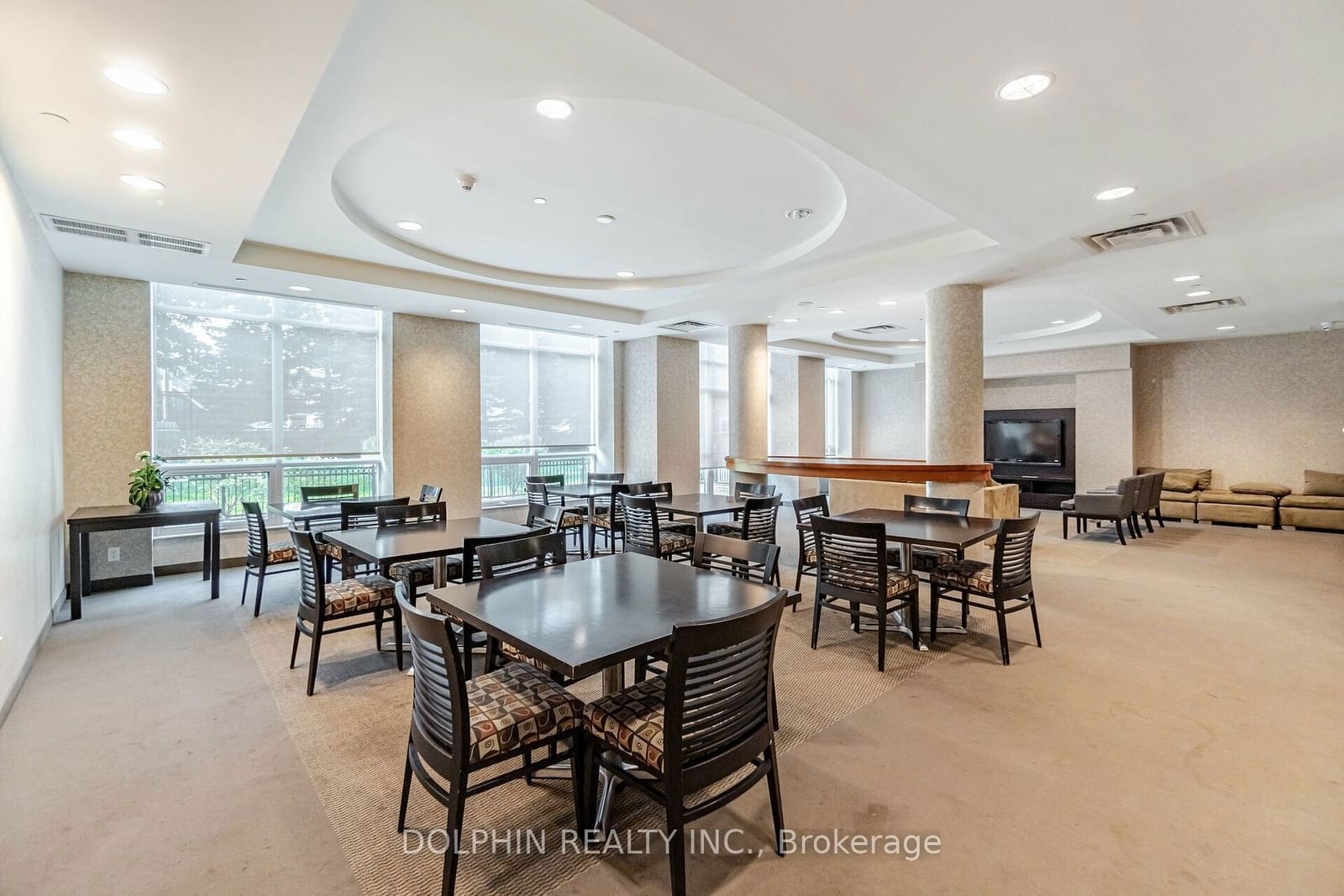 1403 Royal York Rd, unit 715 for sale