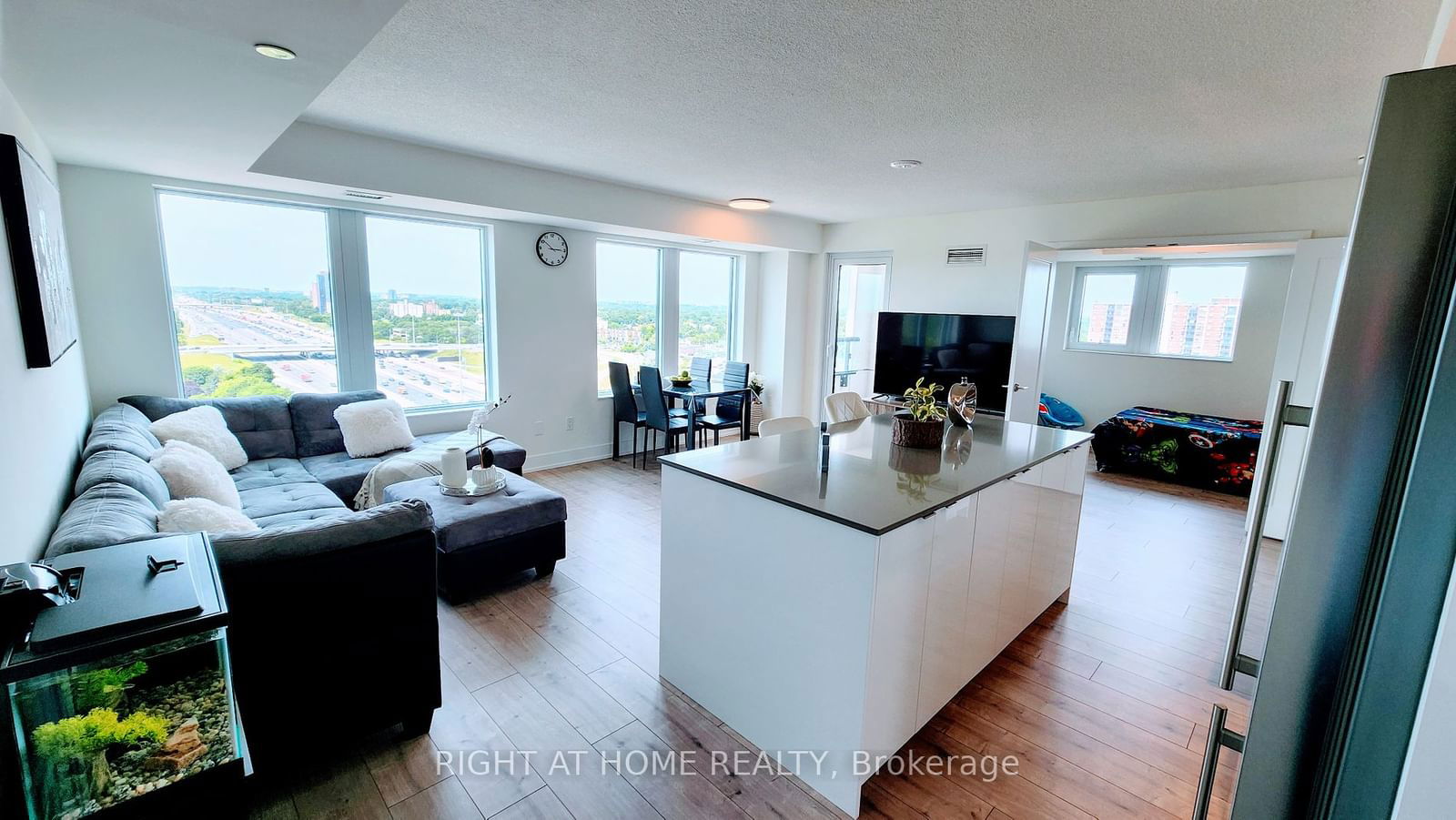 10 EVA Rd, unit 1406 for rent - image #17