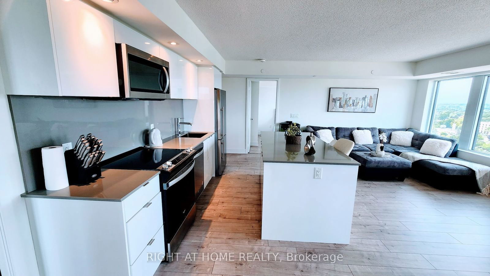 10 EVA Rd, unit 1406 for rent - image #22