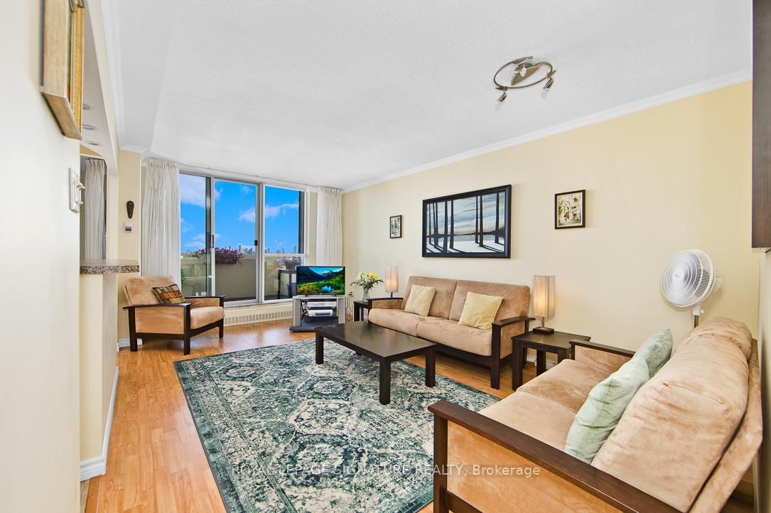 35 Ormskirk Ave, unit 908 for sale - image #5