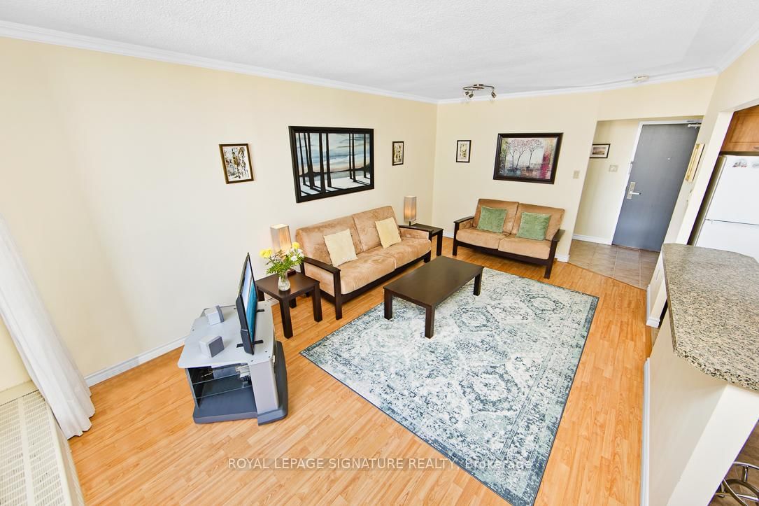 35 Ormskirk Ave, unit 908 for sale - image #7