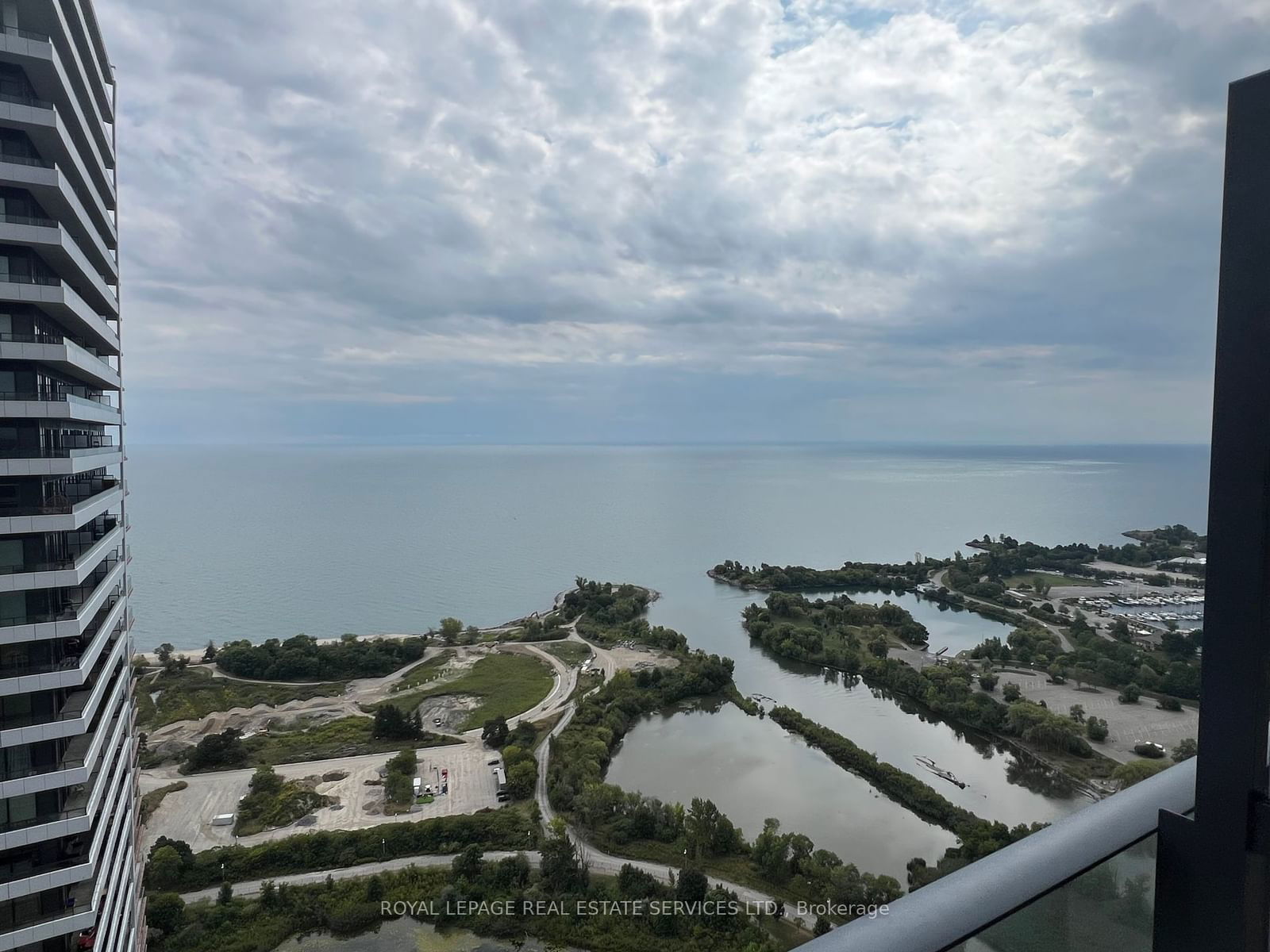 30 Shore Breeze Dr, unit 4216 for rent