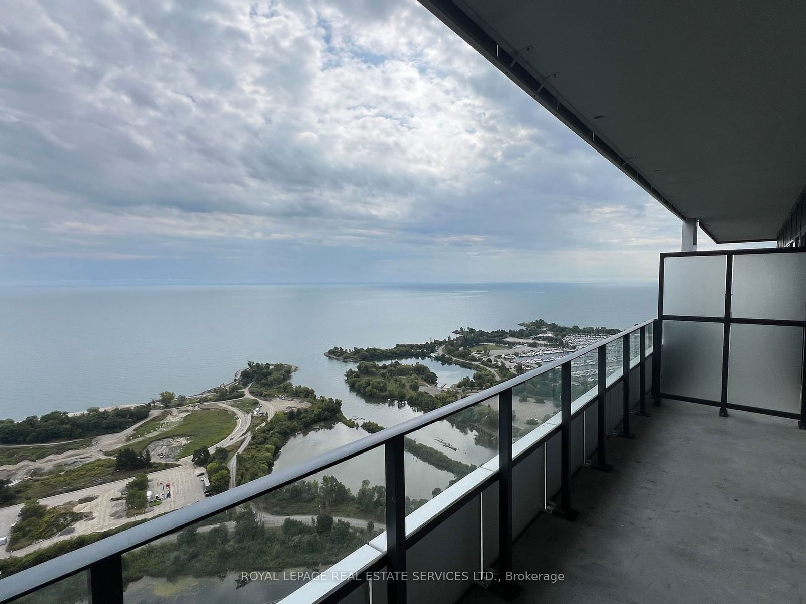 30 Shore Breeze Dr, unit 4216 for rent