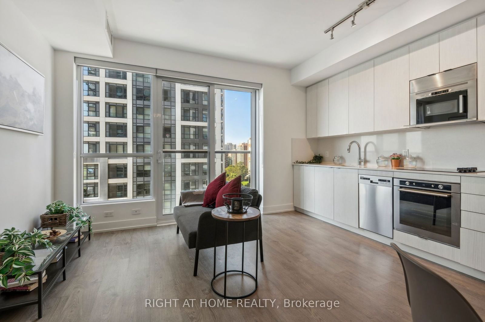 5 Mabelle Ave, unit 1030 for sale - image #12