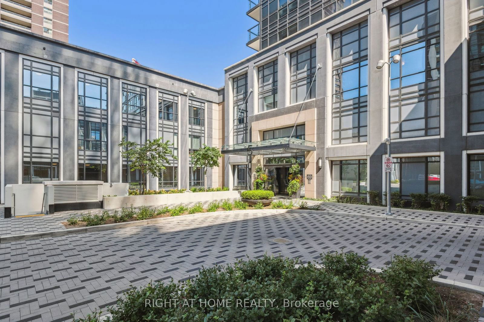 5 Mabelle Ave, unit 1030 for sale - image #2