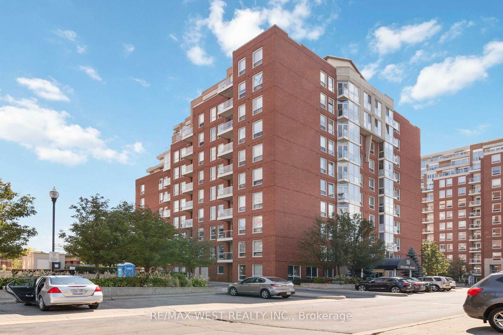 50 Old Mill Rd, unit 905 for sale - image #1