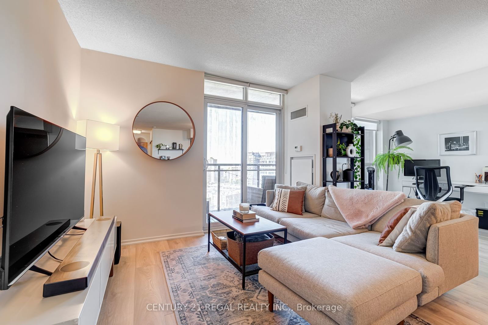 38 Joe Shuster Way, unit 1411 for rent - image #5