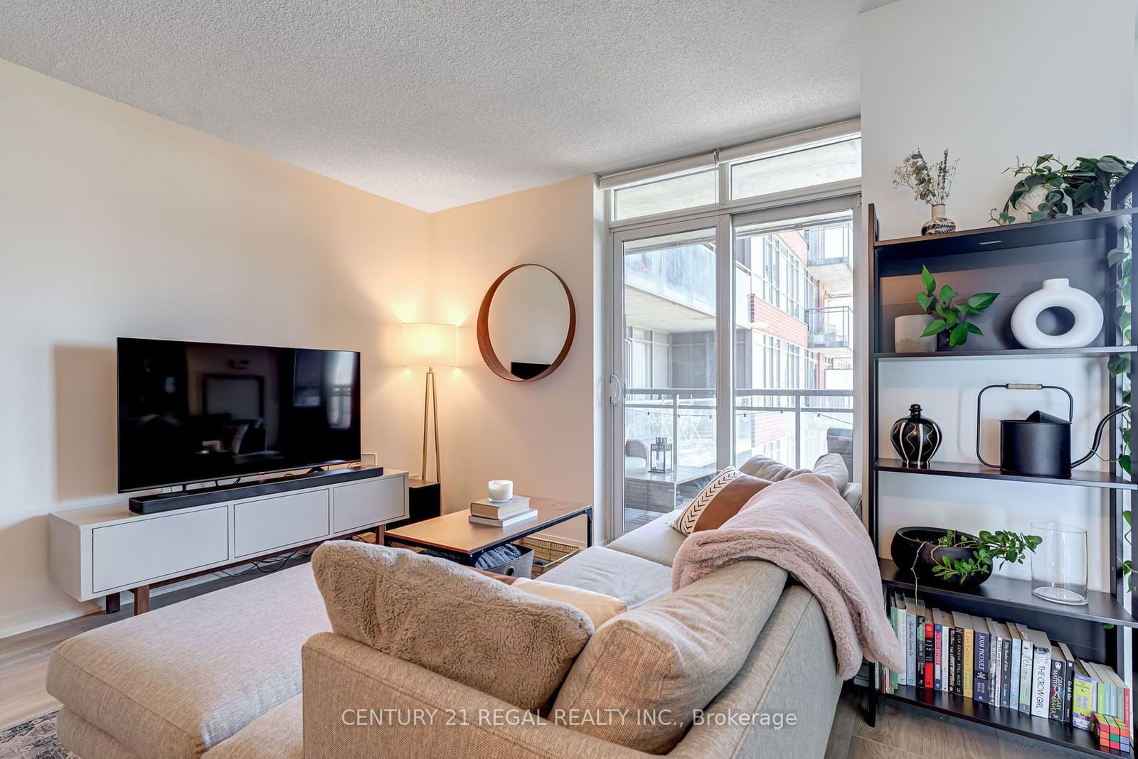 38 Joe Shuster Way, unit 1411 for rent - image #6