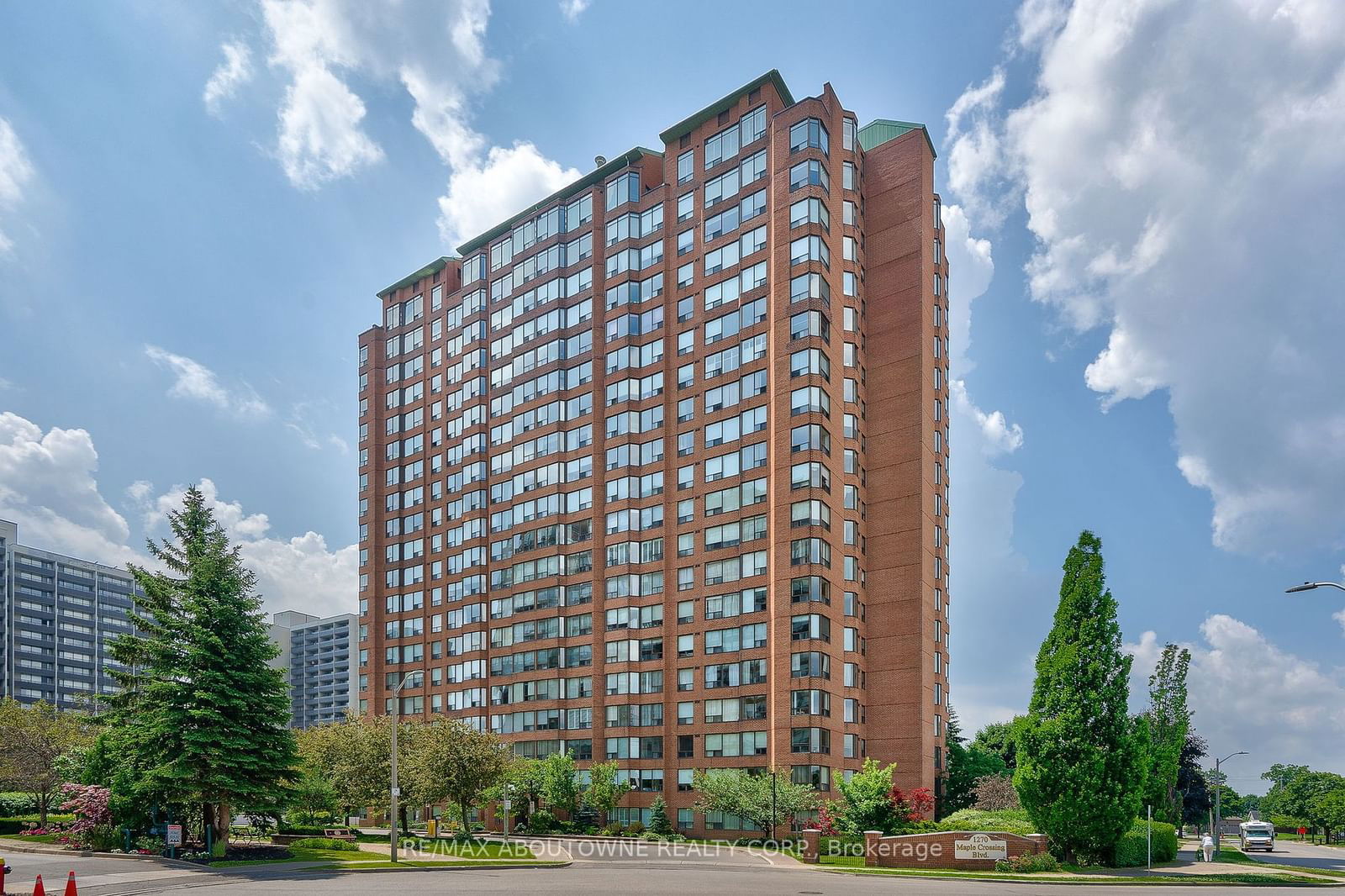 1270 Maple Crossing Blvd, unit 603 for sale