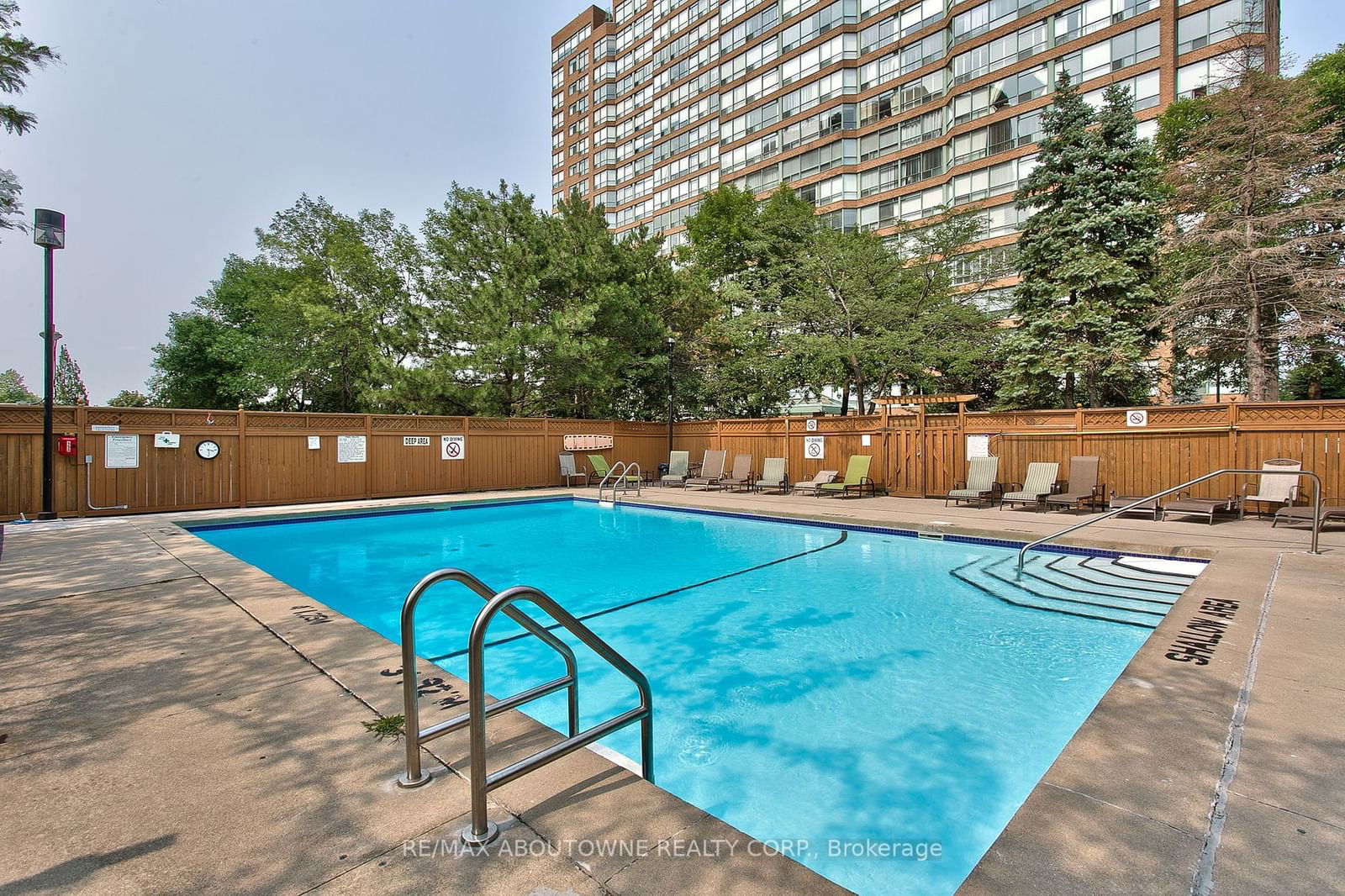 1270 Maple Crossing Blvd, unit 603 for sale - image #27