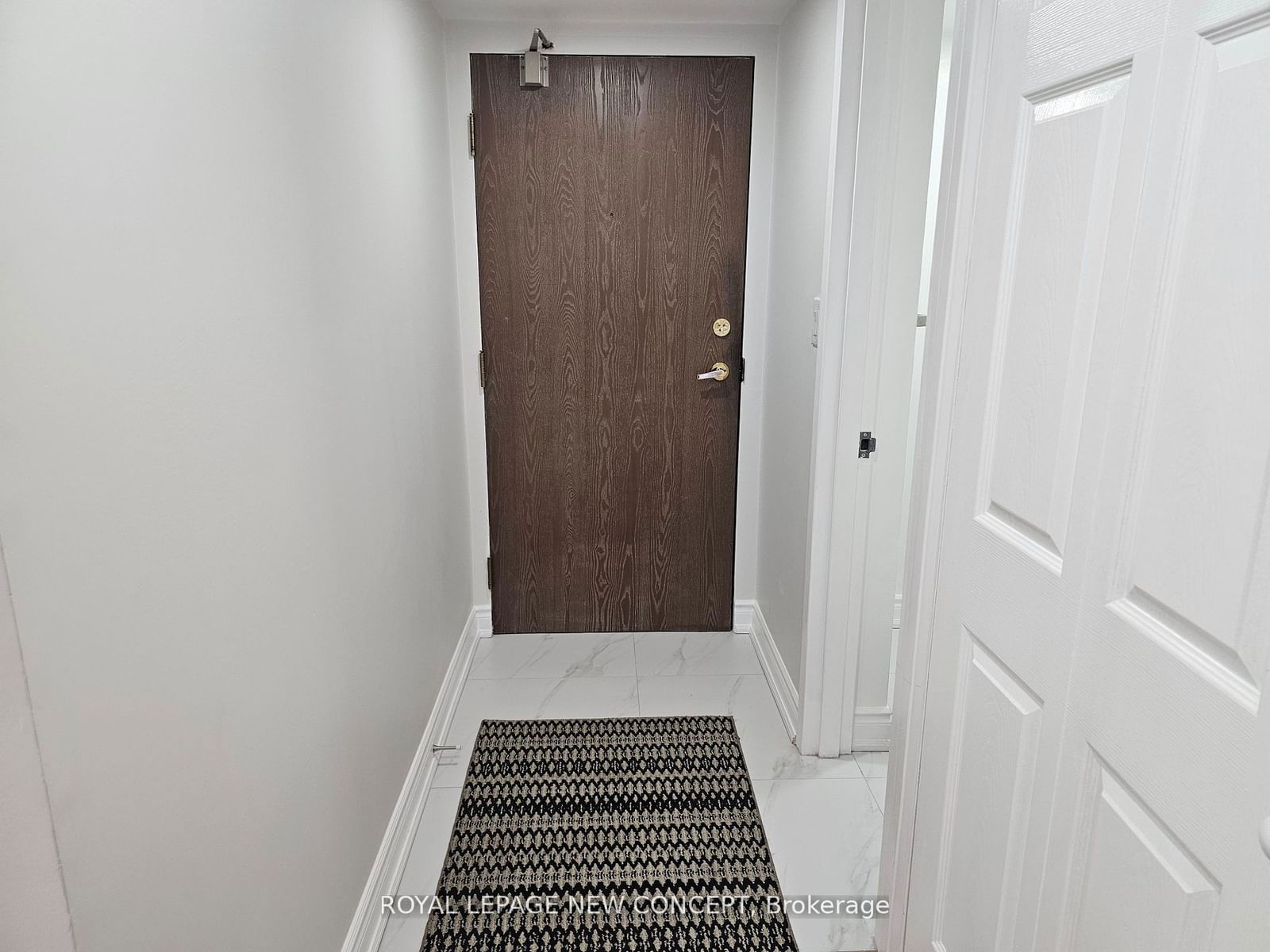 25 Agnes St, unit 809 for rent - image #3