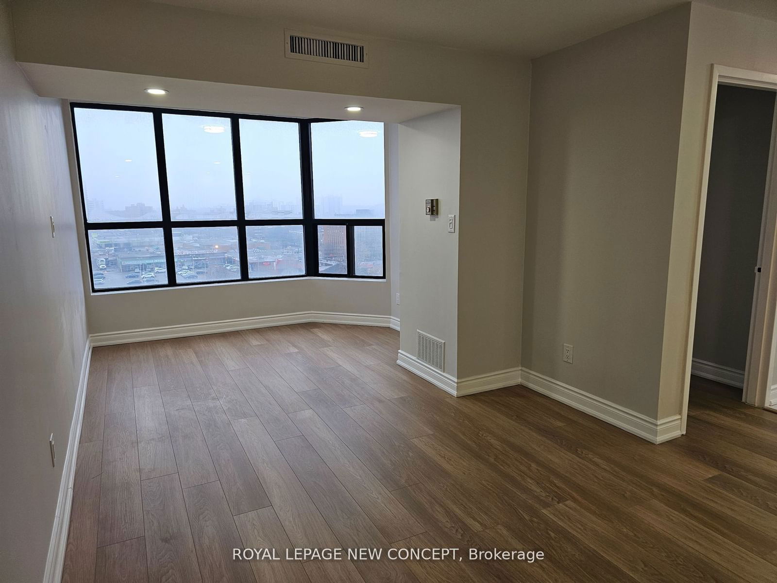 25 Agnes St, unit 809 for rent - image #4