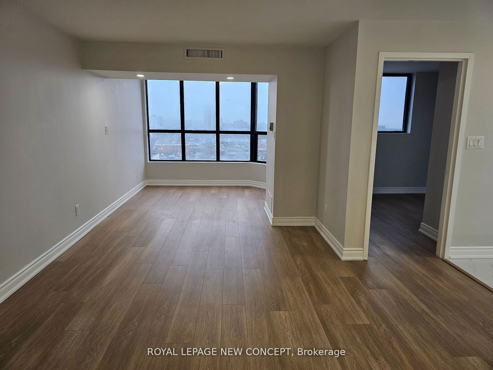 25 Agnes St, unit 809 for rent