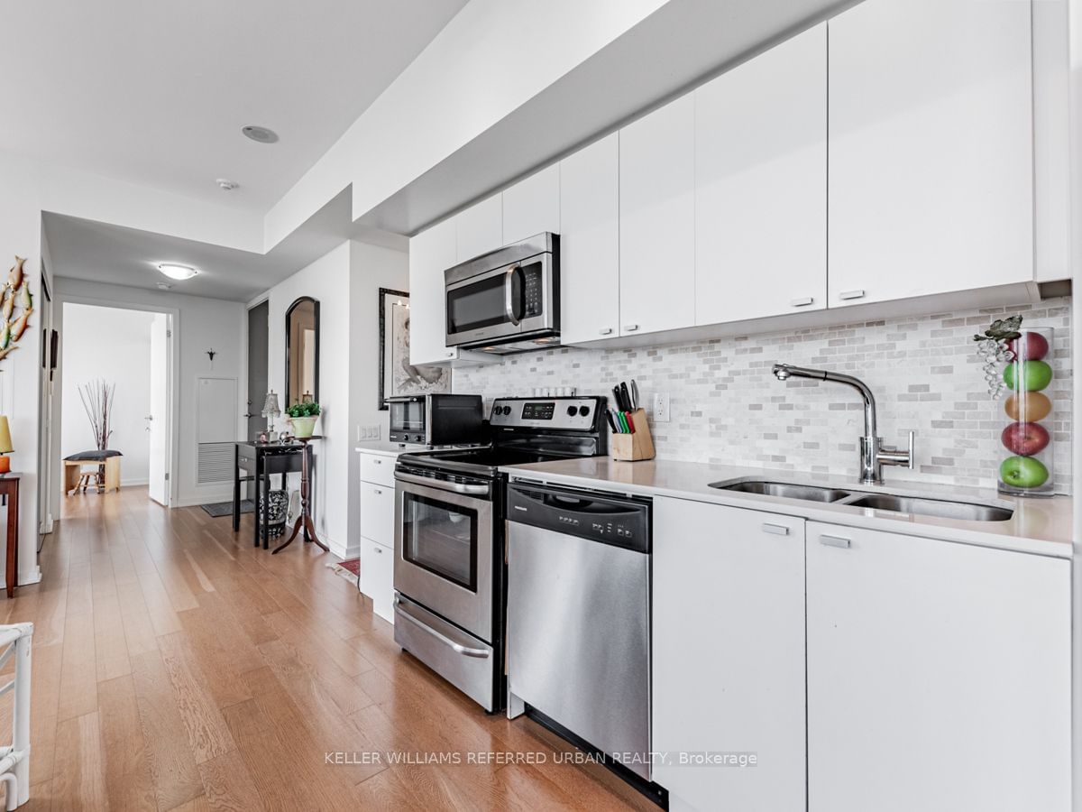 105 The Queensway, unit 902 for sale - image #5