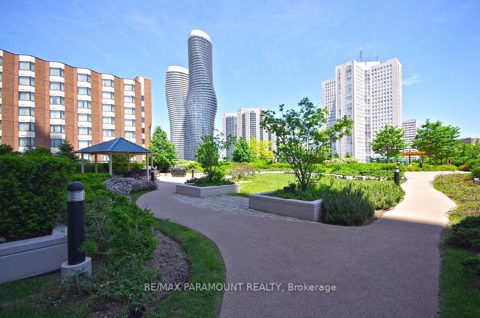 208 Enfield Pl, unit 1010 for sale - image #31