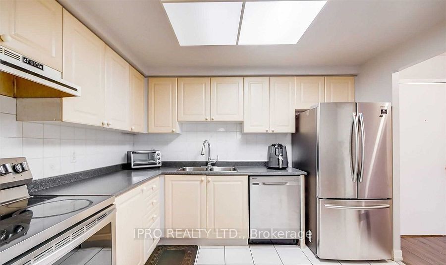 135 Hillcrest Ave E, unit 315 for rent - image #7