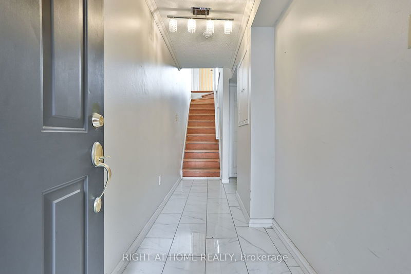 39 Spadina Rd, unit 39 for sale - image #1