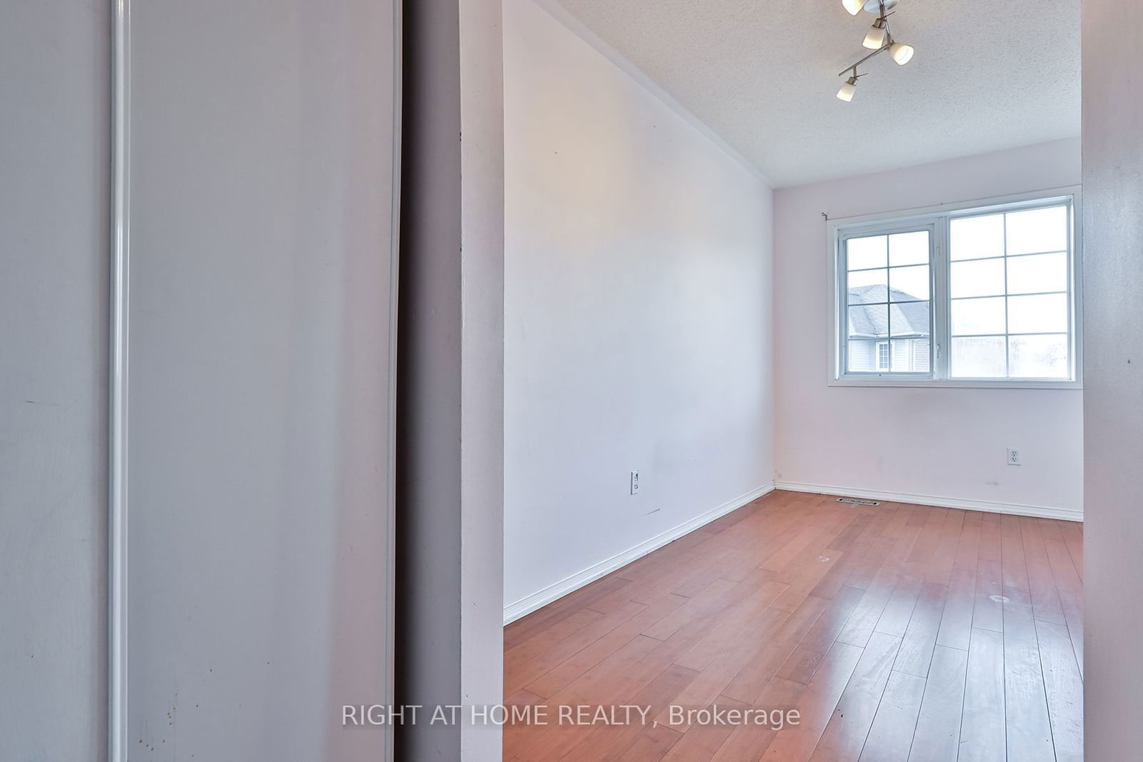 39 Spadina Rd, unit 39 for sale - image #11