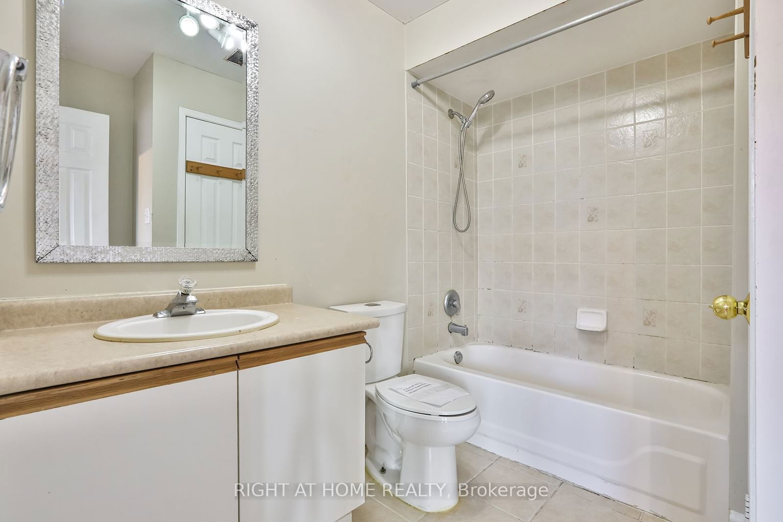 39 Spadina Rd, unit 39 for sale - image #9