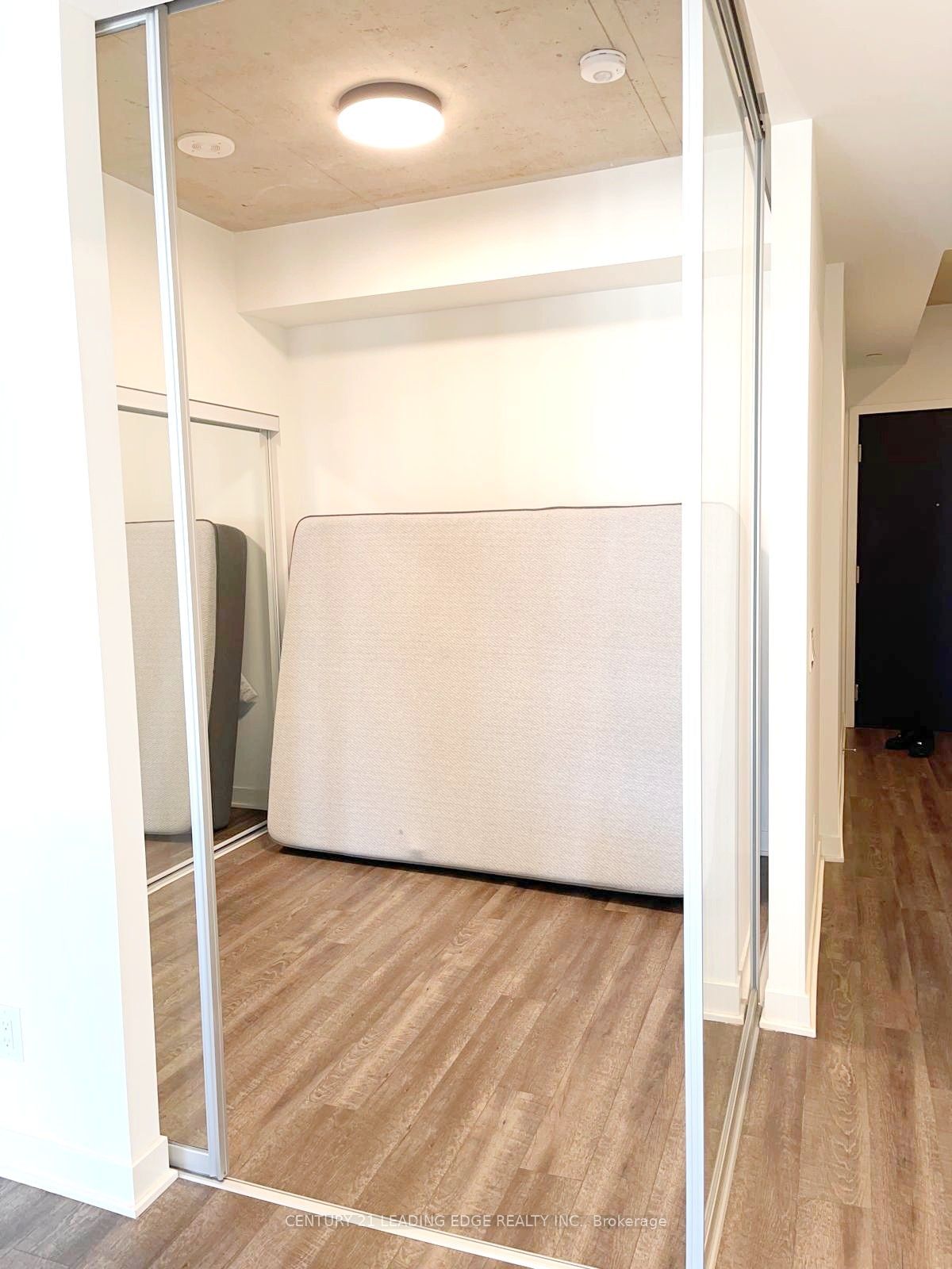 1808 St Clair Ave, unit 320 for rent