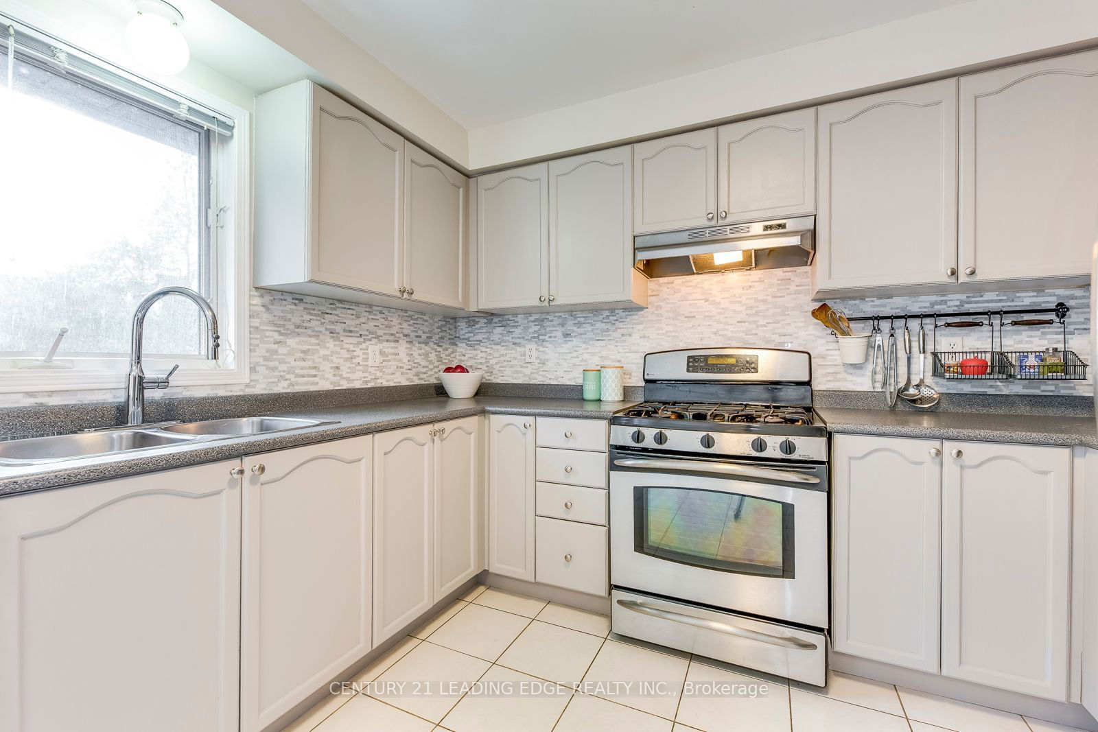 2945 Thomas St, unit 124 for sale - image #17