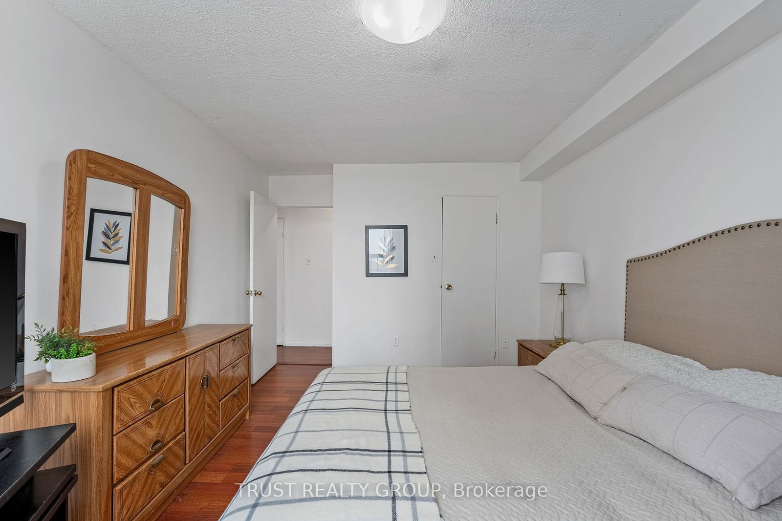 15 Kensington Rd, unit 403 for sale - image #15