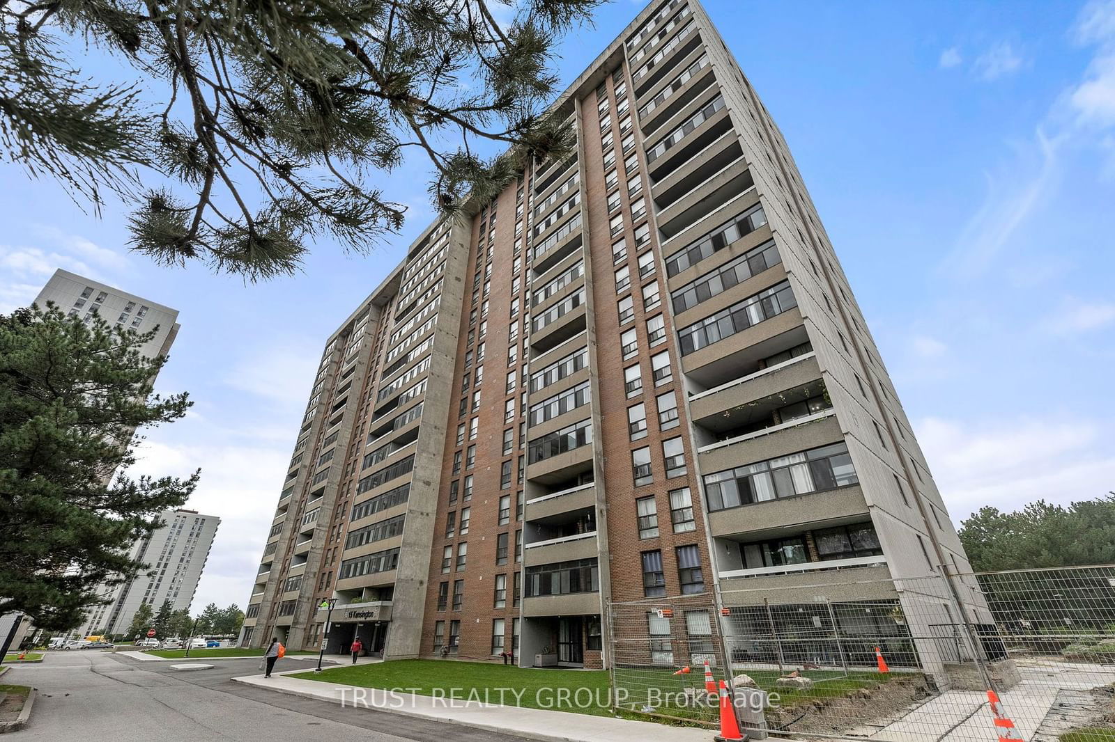 15 Kensington Rd, unit 403 for sale - image #24