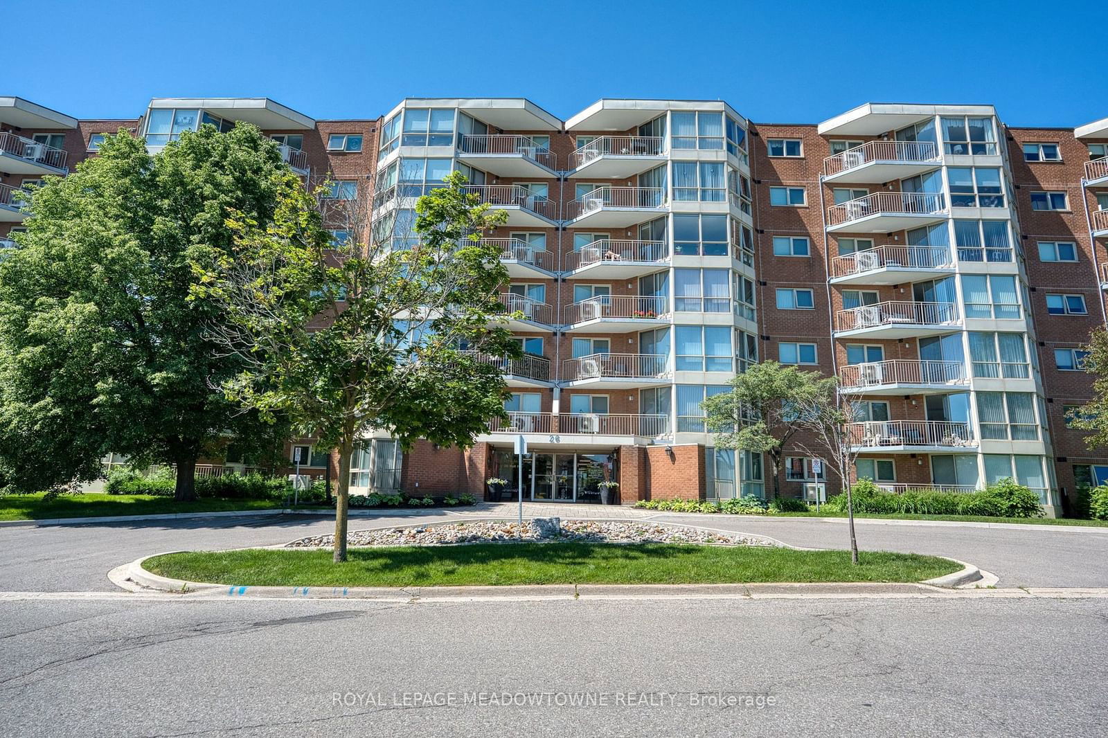 26 Hall Rd, unit 405 for sale - image #2