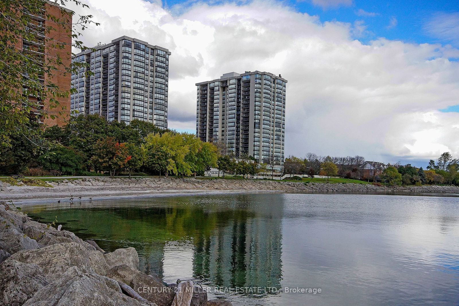 Ennisclare II On The Lake Condos, Oakville, Toronto