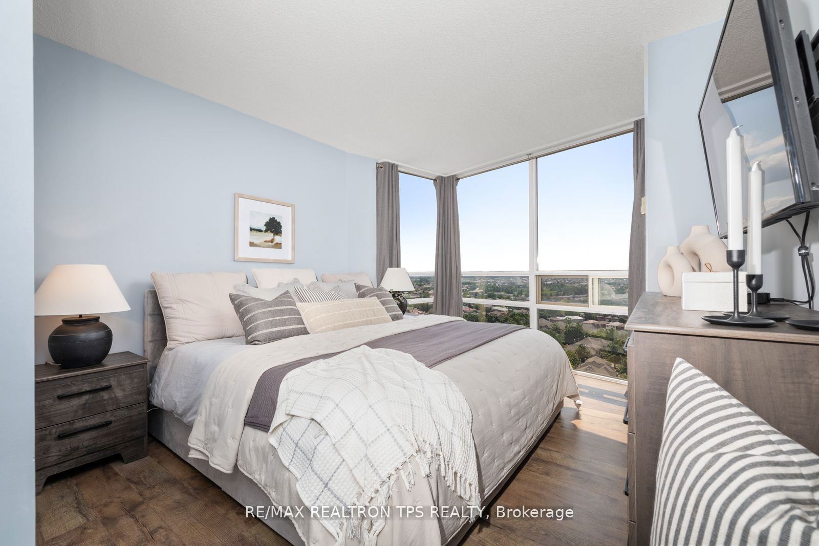 50 Eglinton Ave W, unit 1707 for sale - image #13