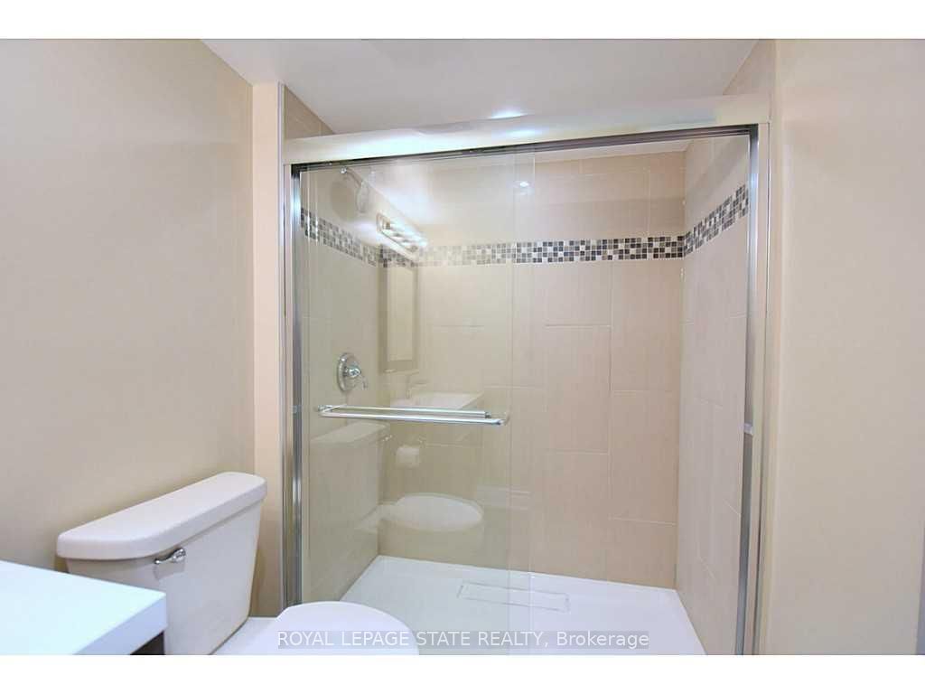 1450 Glen Abbey Gate, unit 821 for rent - image #20