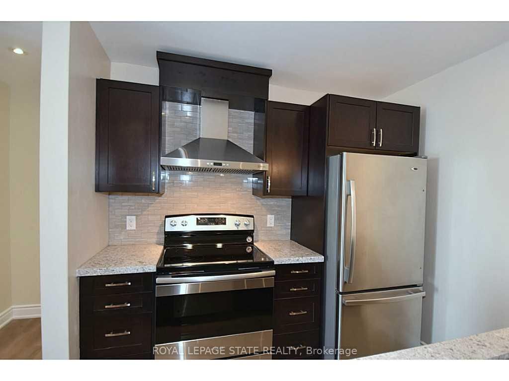 1450 Glen Abbey Gate, unit 821 for rent - image #5