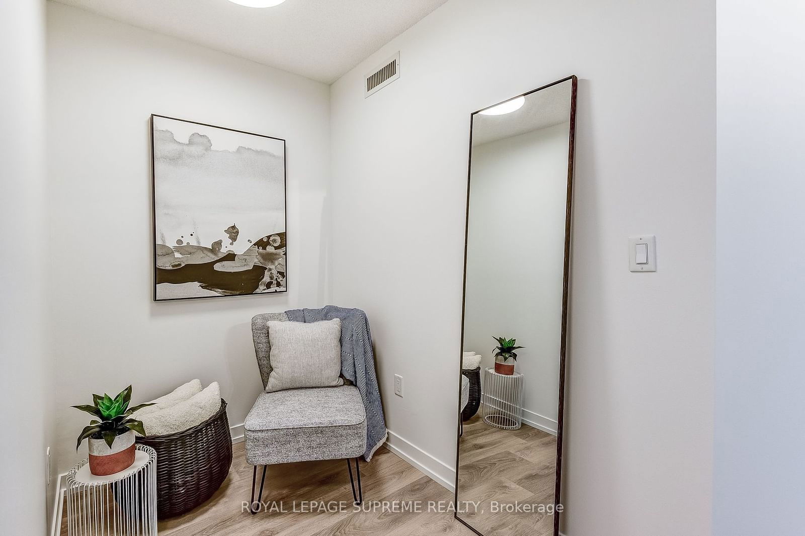 1420 Dupont St, unit 1011 for sale - image #14