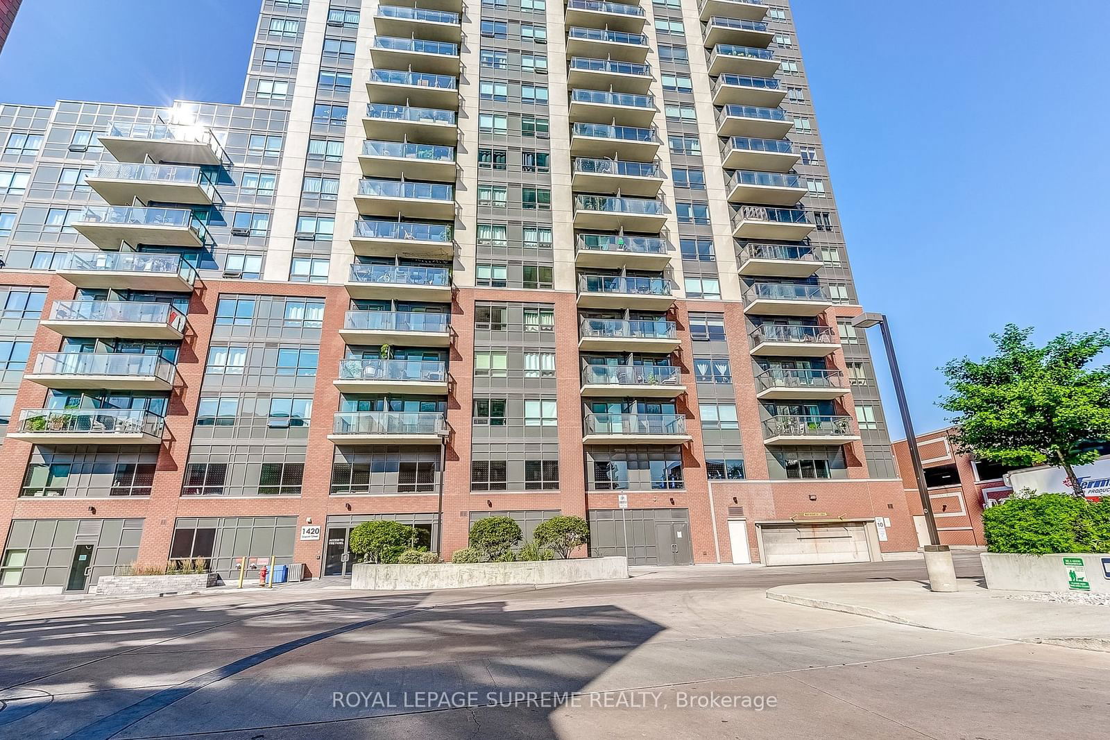 1420 Dupont St, unit 1011 for sale - image #24