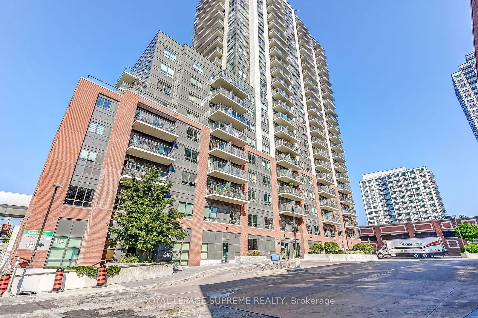 1420 Dupont St, unit 1011 for sale - image #25