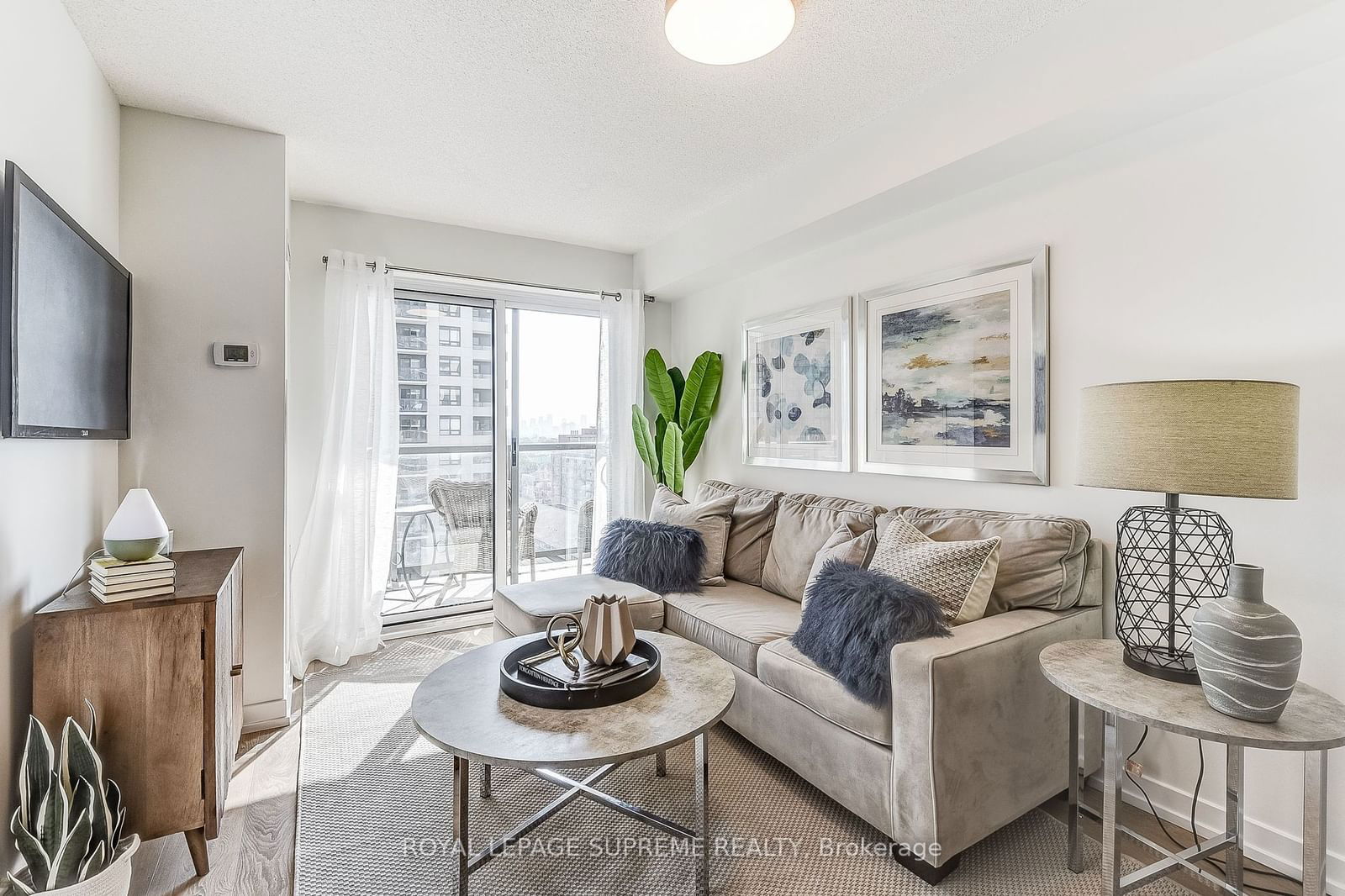 1420 Dupont St, unit 1011 for sale - image #5