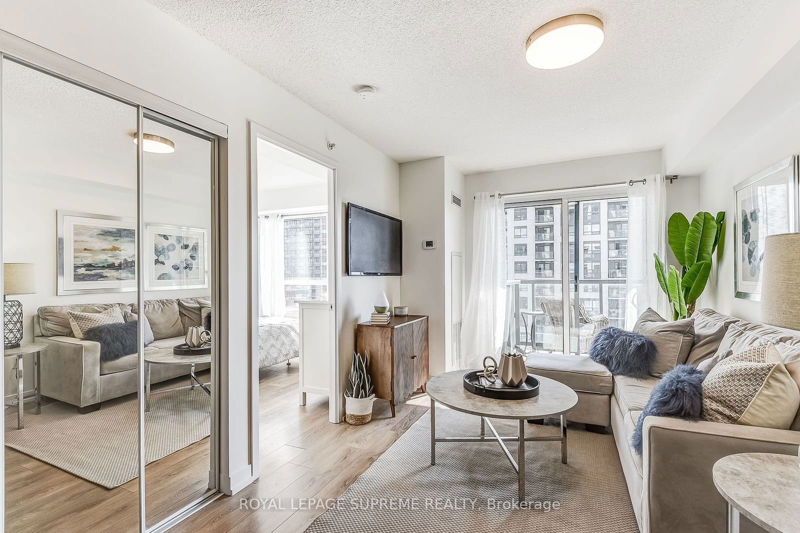 1420 Dupont St, unit 1011 for sale - image #6