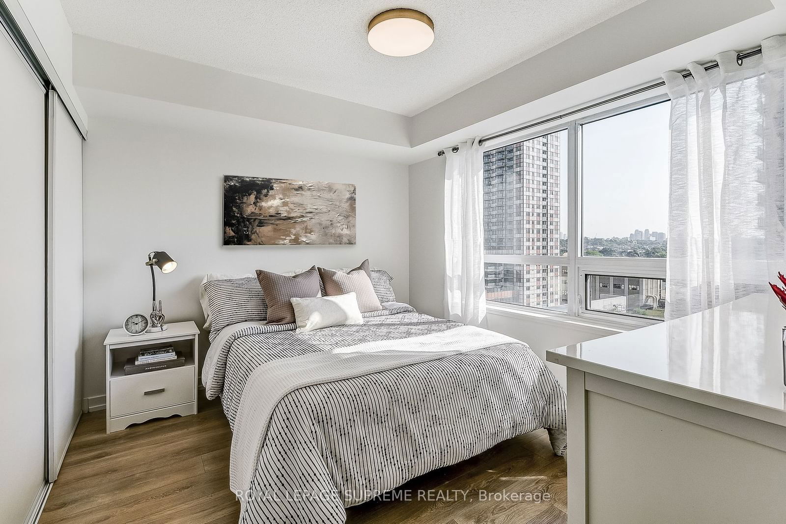 1420 Dupont St, unit 1011 for sale - image #8