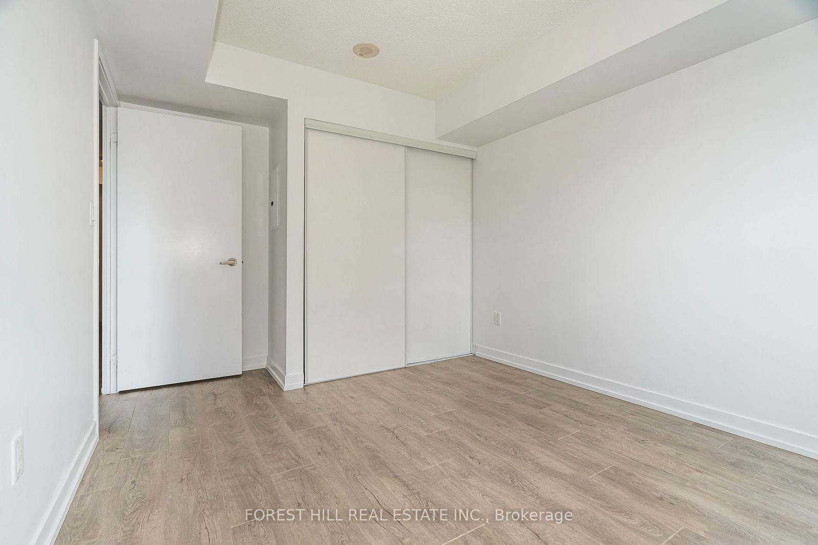 1410 DUPONT St, unit 1503 for sale - image #7