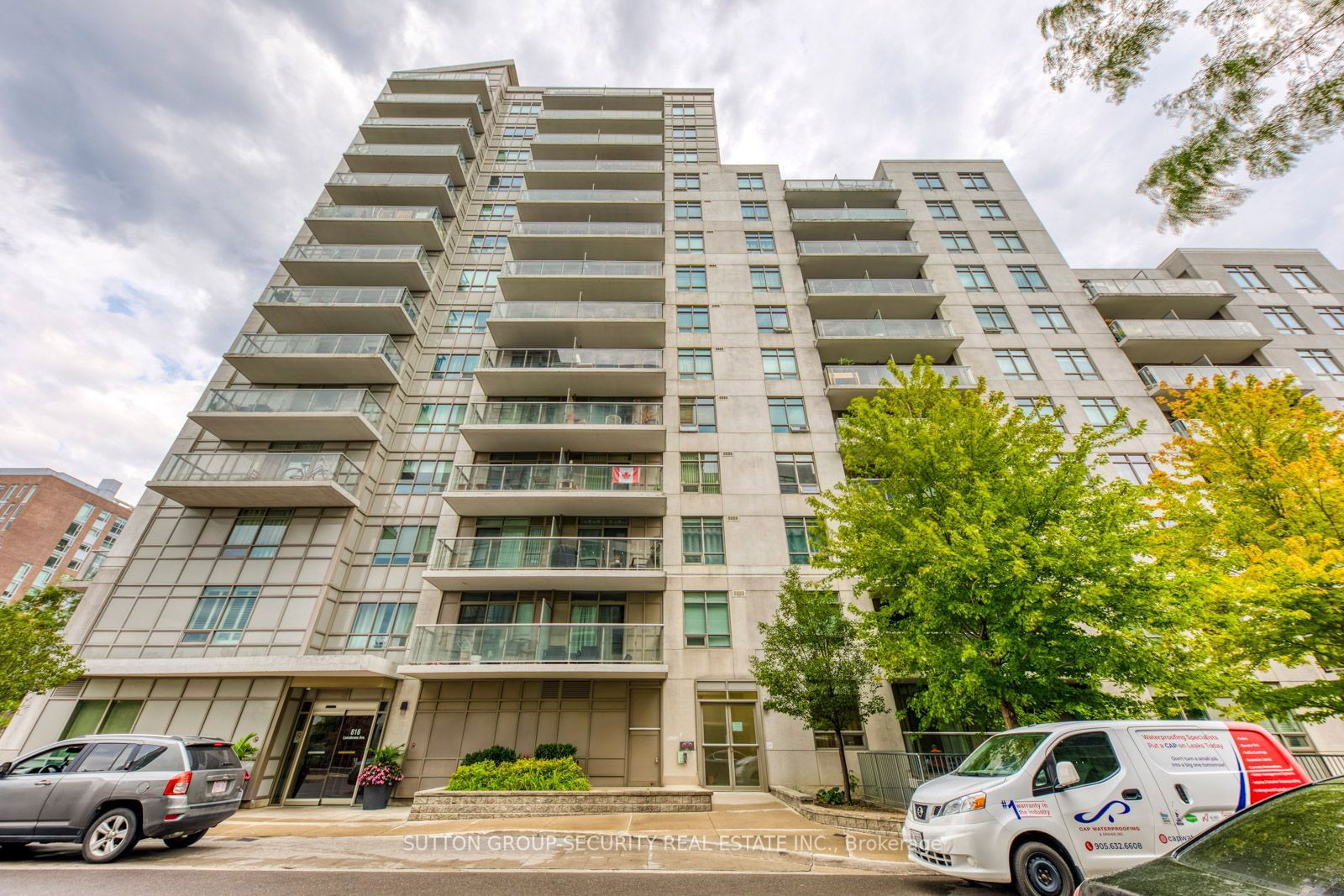 816 Lansdowne Ave, unit LL04 for sale