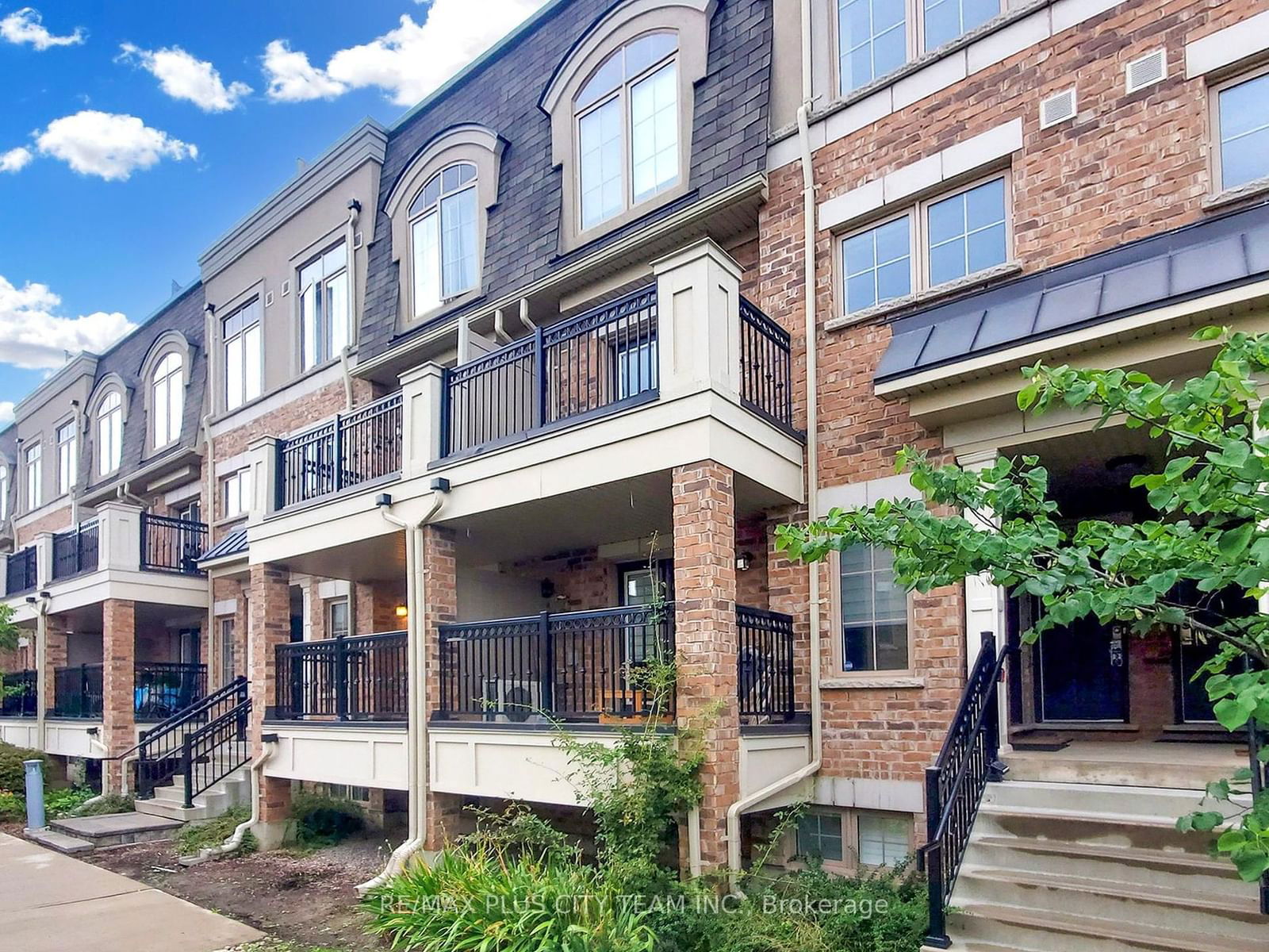 2441 Greenwich Dr, unit 122 for sale - image #18