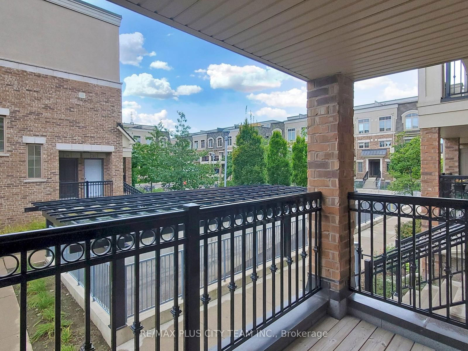 2441 Greenwich Dr, unit 122 for sale - image #4